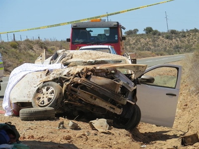 Opvolg: 2 dood, 2 beseer na bakkie rol